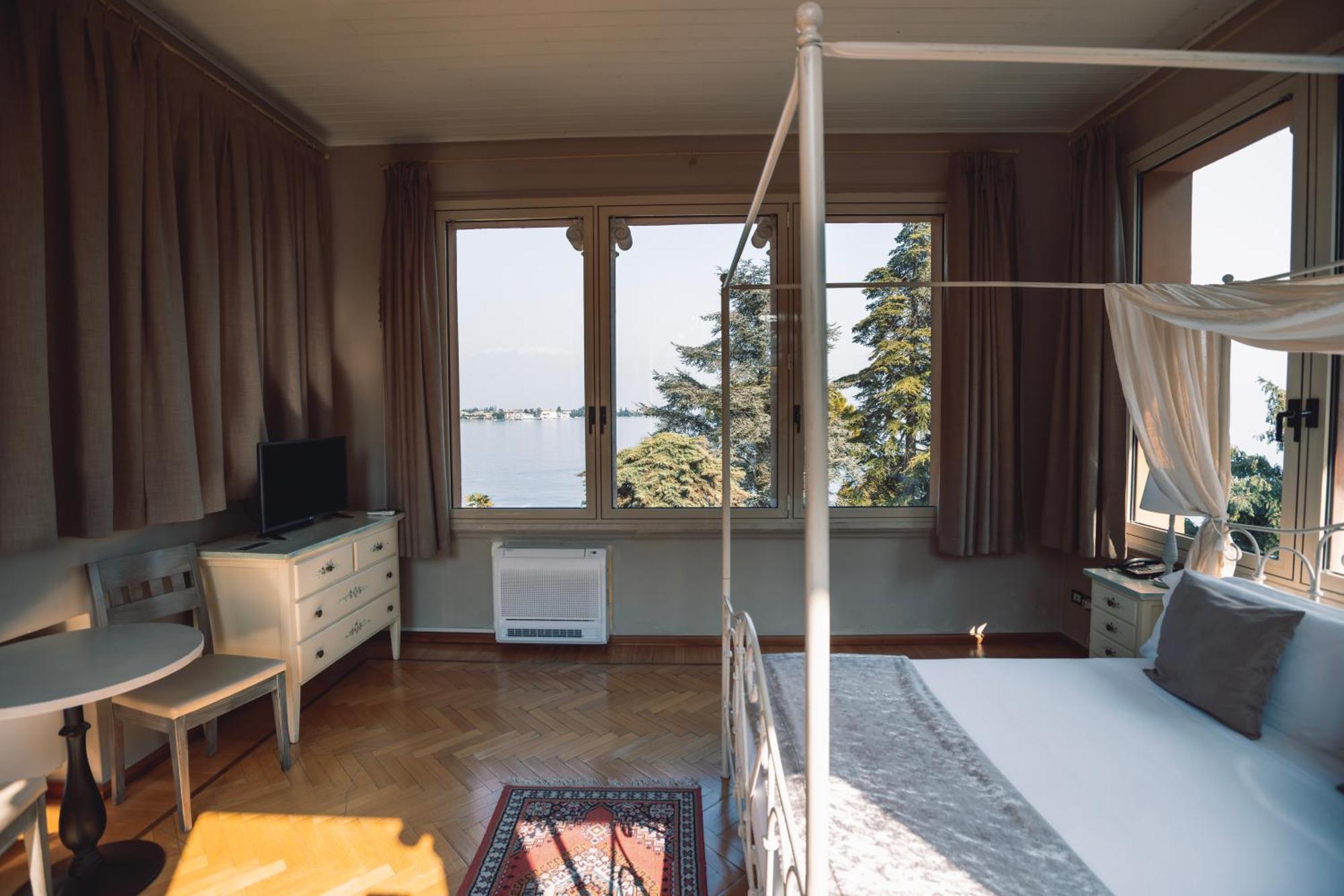 Villa Mimosa Au Lac - Estella Hotels Italia Тосколано Мадерно Екстериор снимка